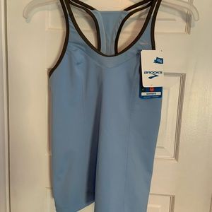 NWT Brooks active top women’s size M